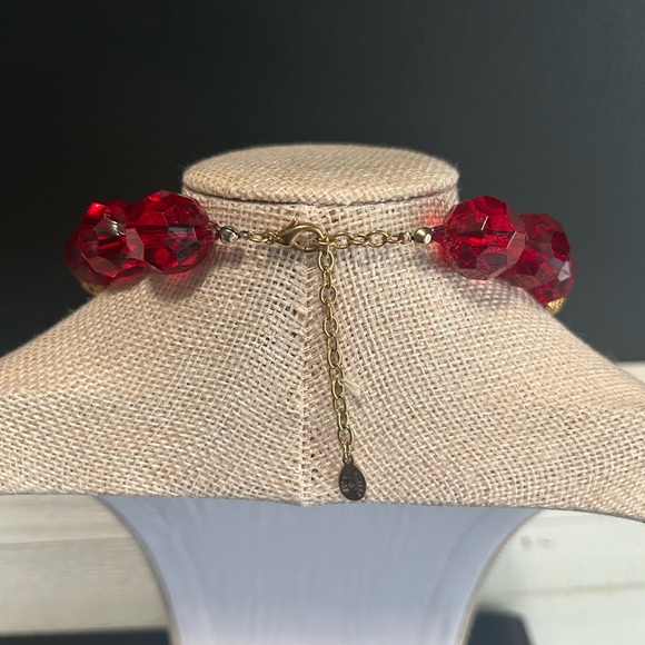 ❤️ Red Faceted Beaded Necklace| Gold Tone Filigree Beads | - Picture 3 of 3